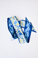 Load image into Gallery viewer, Kappa Kappa Gamma Skinny Scarf
